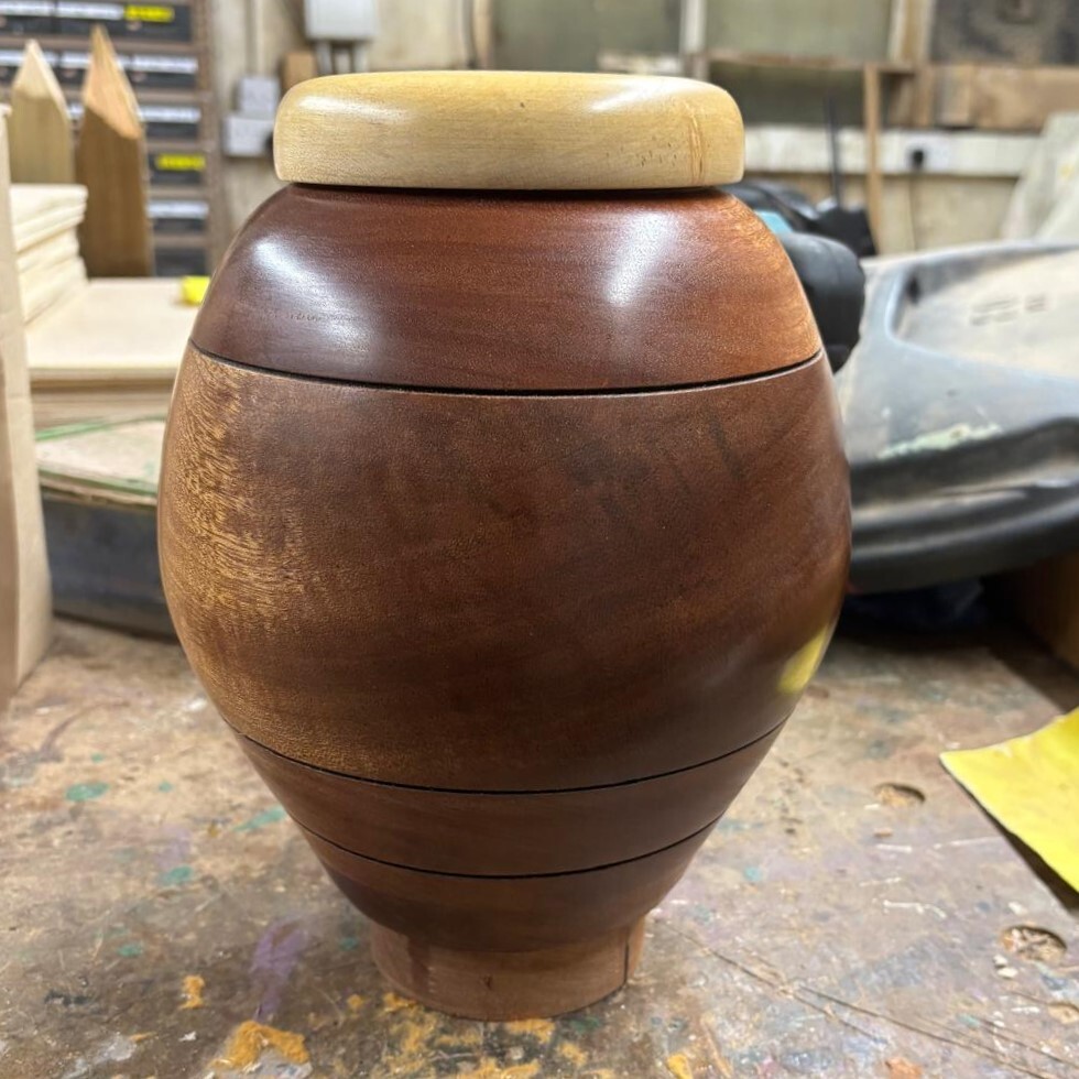Andrews Urn